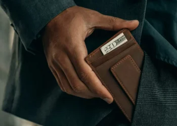 “Desmistificando as Finanças: Um Guia Simples e Prático”