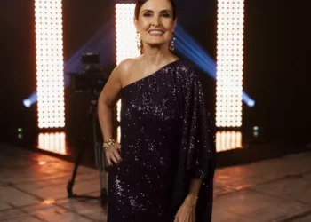 Fátima Bernardes aceita dançar com Antonio Banderas na final da Dança dos Famosos