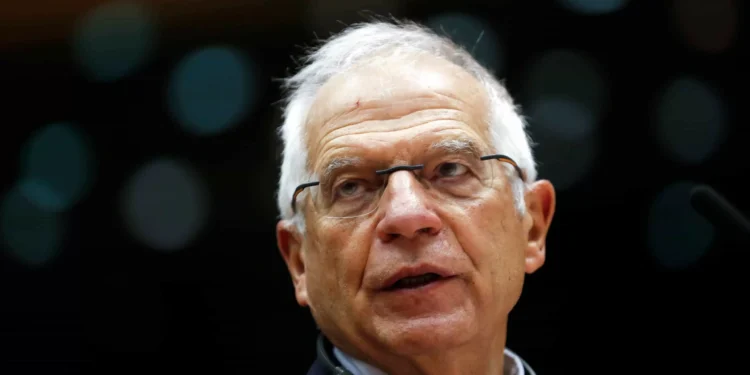 Ucrânia: UE vai discutir envio urgente de defesa aérea adequada