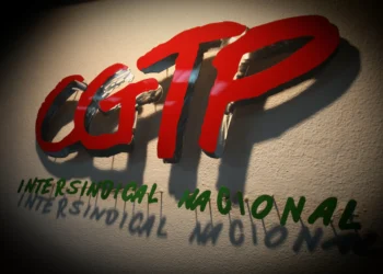 Corrente socialista da CGTP critica colagem da confederação ao PCP