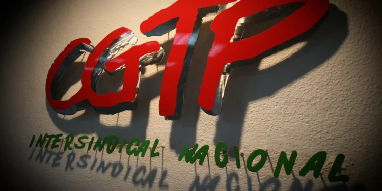 Corrente socialista da CGTP critica colagem da confederação ao PCP