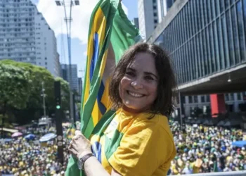 Instagram sinaliza como ‘fake news’ postagem de Regina Duarte sobre o RS
