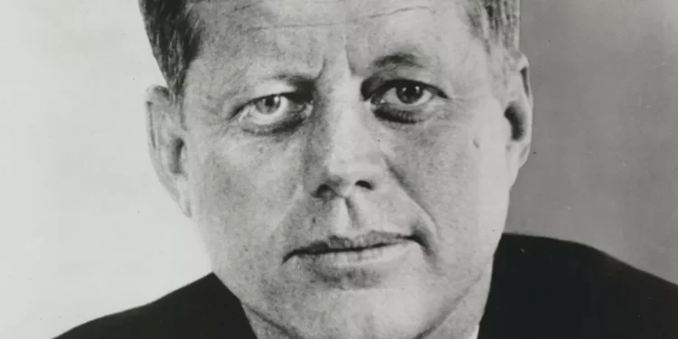 “Desafios da Política: Debates, Desconfiança e Corrupção”