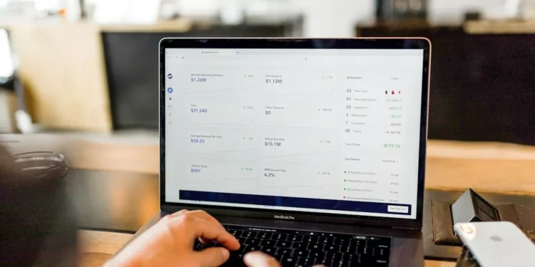 “Desafios e Confiança nas Finanças: Um Panorama Atual”