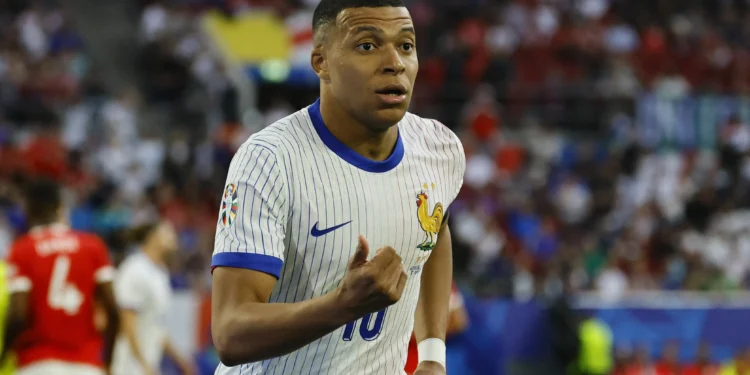 Líder de extrema direita critica Mbappé por fala sobre eleição na França