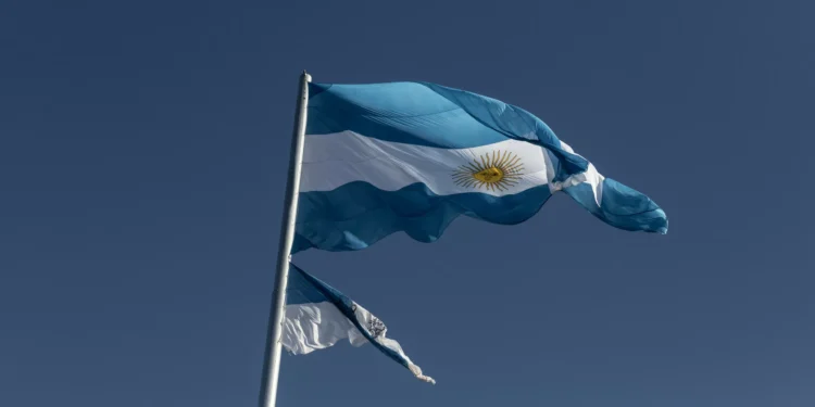 Fugitivos da polícia no Brasil? Argentina nega pacto com Bolsonaro