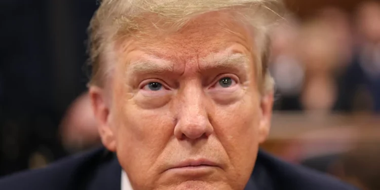 Trump em Washington pela primeira vez desde invasão ao Capitólio para operação de charme