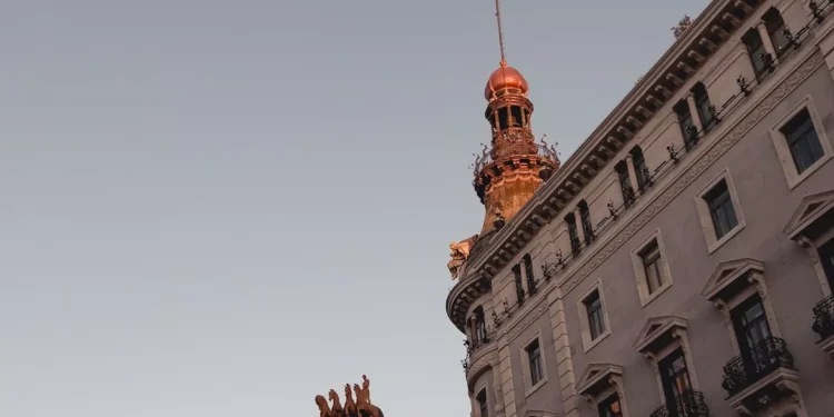 “Modelos econômicos: impactos sociais e busca pelo desenvolvimento”