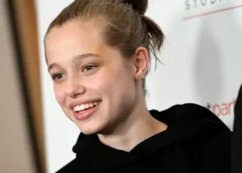 Filha de Angelina Jolie e Brad Pitt entra na Justiça para remover sobrenome do ator