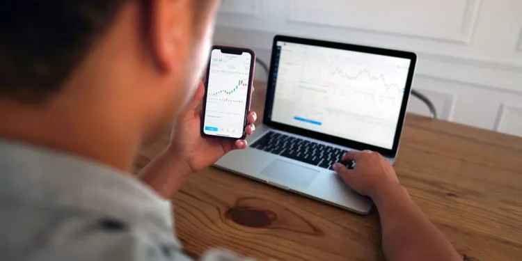 “Desmistificando Finanzas: Transformando sua relação com o dinheiro”