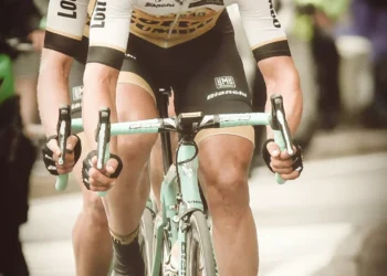 “Transformando Vidas Através do Esporte”