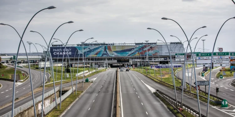 Sindicatos convocam greve nos aeroportos de Paris a 17 de julho