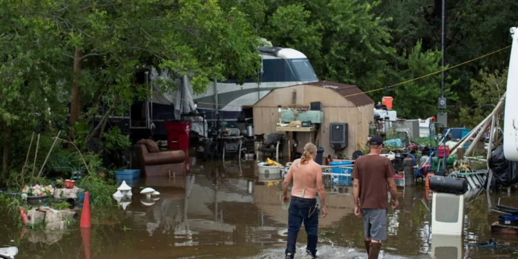 Furacão Beryl faz pelo menos dois mortos no estado do Texas
