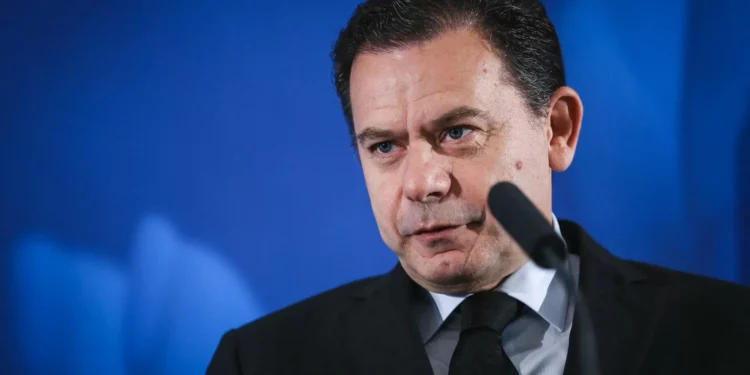 Montenegro avisa que reivindicações das forças de segurança não podem prejudicar interesse coletivo