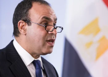 MNE do Egito pede “autocontrolo” ao seu homólogo iraniano