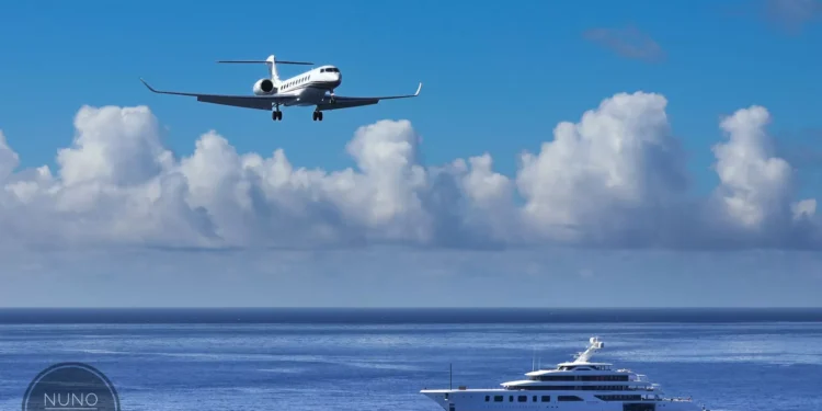 Família real do Qatar navega entre ilhas dos Açores em iate de luxo