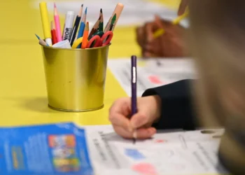 Eis dez dicas que o vão ajudar a poupar no regresso às aulas