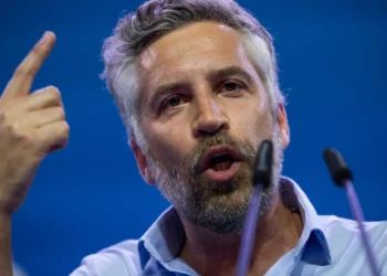 Suplemento para idosos? “Governo quer eleições antecipadas. É a única razão para esta medida”, diz Pedro Nuno Santos