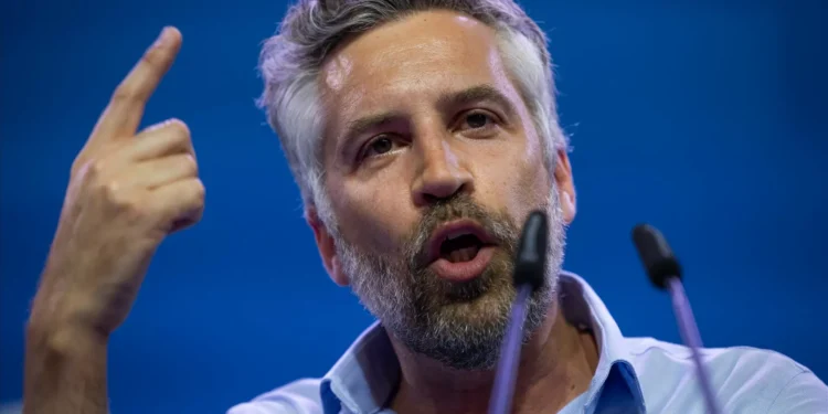 Suplemento para idosos? “Governo quer eleições antecipadas. É a única razão para esta medida”, diz Pedro Nuno Santos