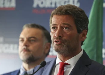 Referendo à imigração. Ventura pede “reserva e cautela” a Marcelo