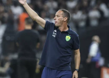 Cuiabá vai de mal a pior e Petit não sai da ‘zona vermelha’