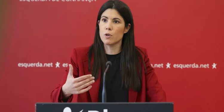 Mortágua acusa Governo de “aproveitar a boleia” do PS para “ganhar elogio” do Chega