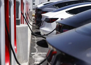 Governo aprova apoio de quatro mil euros por veículo elétrico até 38.500 euros