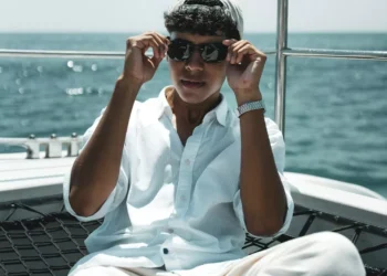 “Teodoro Almeida: O Destaque das Finanças em Angola”