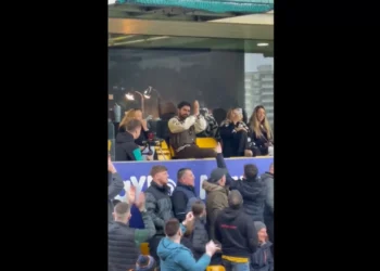 Rúben Neves voltou ao Molineux e esta foi a reação dos adeptos dos Wolves