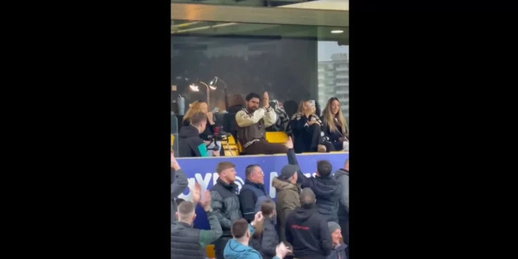 Rúben Neves voltou ao Molineux e esta foi a reação dos adeptos dos Wolves
