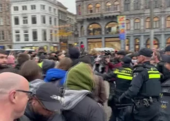 Polícia holandesa interrompe manifestação pró-palestina após ataques a torcedores israelenses