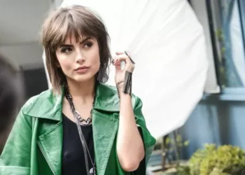 Maria Casadevall diz que passou por cirurgia após descobrir síndrome rara