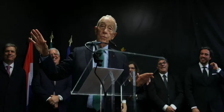 Marcelo sugere experiência piloto de voto eletrónico na emigração