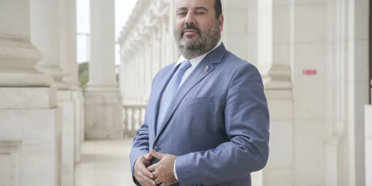 Pedro Pinto diz que Chega não dá “colinho ao PS” em resposta ao PSD