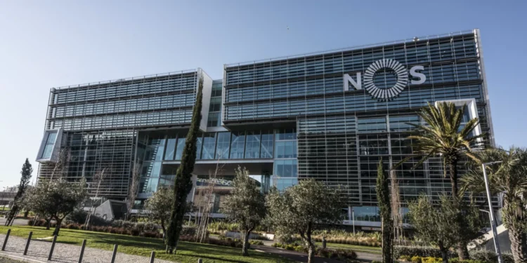 NOS lidera reclamações nas telecomunicações e CTT nos serviços postais