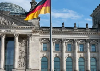 “Política: Além dos Escândalos, Impactos Positivos na Sociedade”