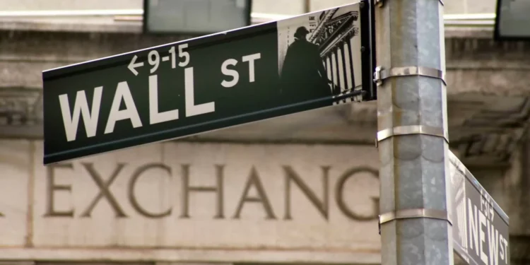 Wall Street inicia sessão em alta a tentar recuperar das perdas recentes