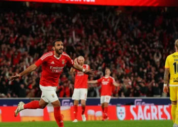 Pavlidis volta a ‘estourar’ o ketchup e Benfica garante ‘meias’ da Taça