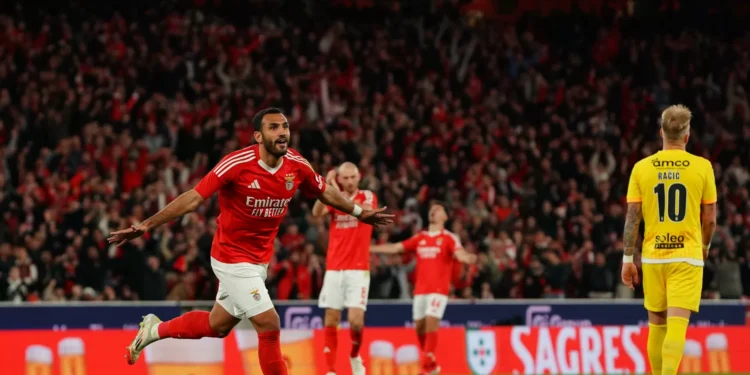 Pavlidis volta a ‘estourar’ o ketchup e Benfica garante ‘meias’ da Taça