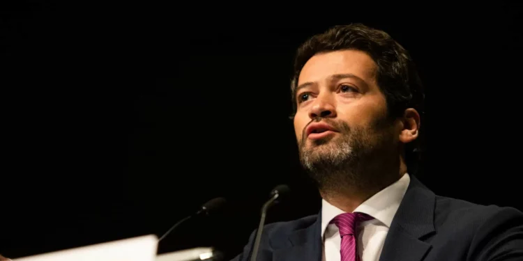 De Ventura a Le Pen, líderes da extrema-direita aplaudem 2.º lugar da AfD