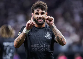 Memphis agradece brasileiros após sucesso de música com Hariel