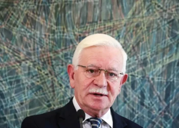 Governo quer fechar negociação para novas autoridades das Finanças até abril