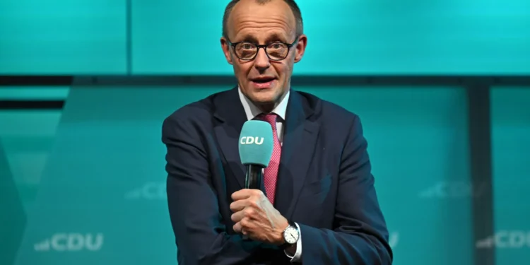 França quer relançar parceria franco-alemã com o futuro chanceler alemão