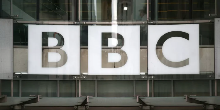Azerbaijão anuncia encerramento do escritório da BBC no país