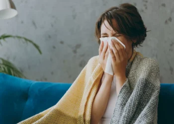 Dicas que deve colocar em prática quando está com o pingo no nariz