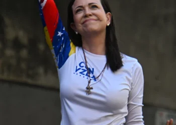 Opositora venezuelana Maria Corina denuncia tentativa de invasão de casa