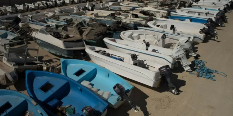 Imigrante morto em barco que chegou a Almeria com outros 36