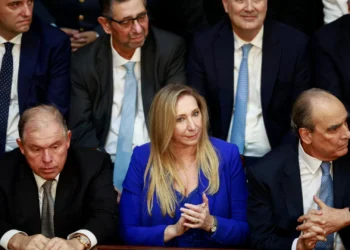 Governo argentino nega futura desvalorização do peso enquanto aguarda FMI