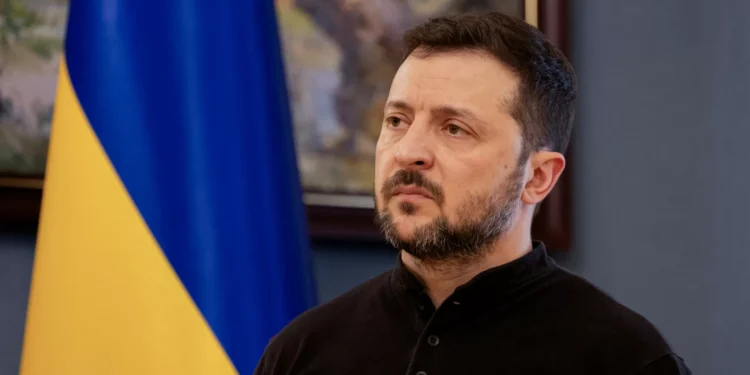 Zelensky apoia “visão” de Macron para paz com garantias de segurança