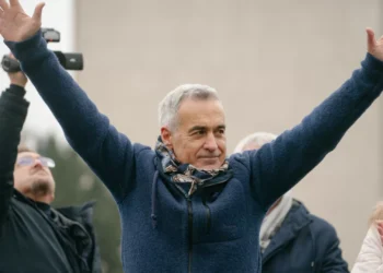 “Messias do TikTok” venceu as presidenciais da Roménia, mas não convenceu